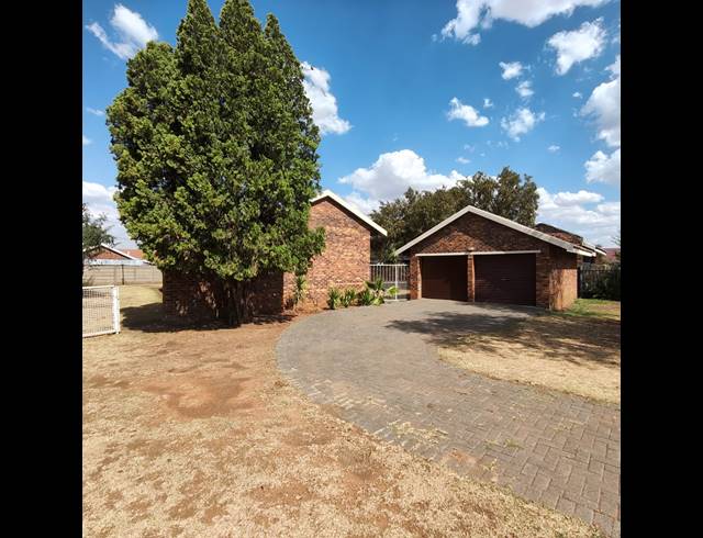 3 BEDROOM HOUSE TO LET IN WALDRIFT